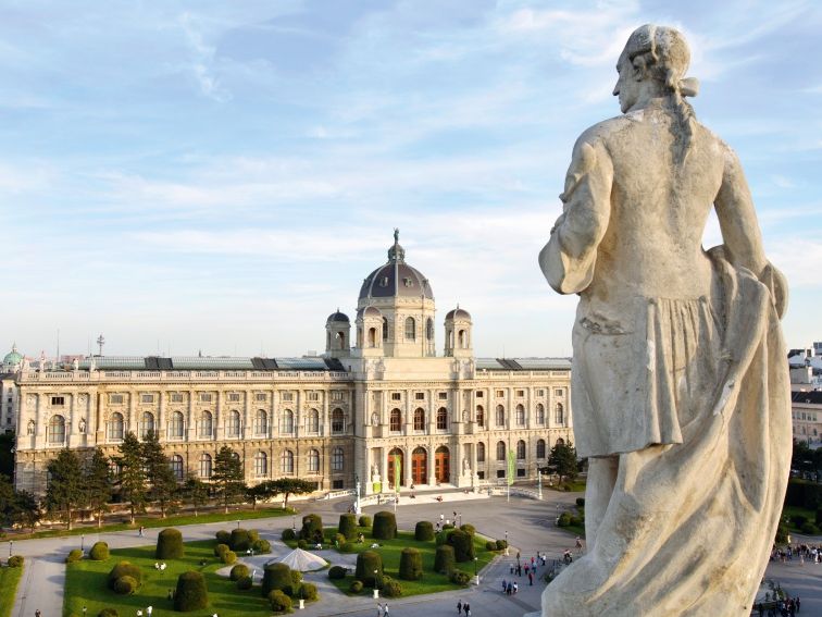 1131-blick-naturhistorisches-auf-kunsthistorisches-museum-wien